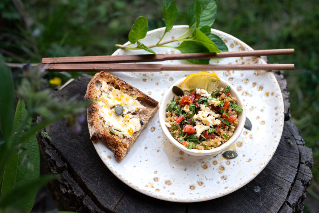 Assiette déjeuner sur l'herbe